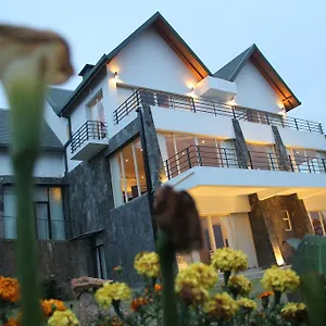 serenus-boutique-villa.kandyhotelsnow.com/